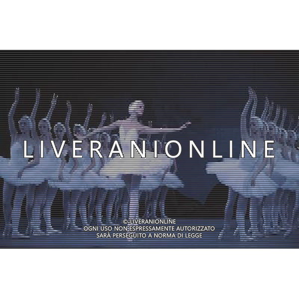 The Mariinsky Ballet perform Swan Lake. Alina Somova has Odette/Odile, Denis Matvienko has Prince Siegfried, Andrei Ivanov has The Jester and Elena Bazhenova has The Princess Regent. Royal Opera House, Covent Garden, London. Friday August 07, 2009. Balletto \'Il Lago dei Cigni\' /Agenzia Aldo Liverani Sas - ITALY ONLY -