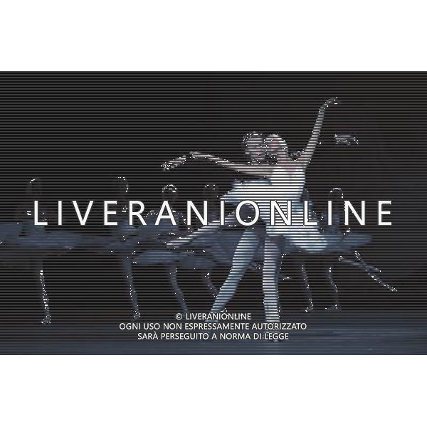 The Mariinsky Ballet perform Swan Lake. Alina Somova has Odette/Odile, Denis Matvienko has Prince Siegfried, Andrei Ivanov has The Jester and Elena Bazhenova has The Princess Regent. Royal Opera House, Covent Garden, London. Friday August 07, 2009. Balletto \'Il Lago dei Cigni\' /Agenzia Aldo Liverani Sas - ITALY ONLY -