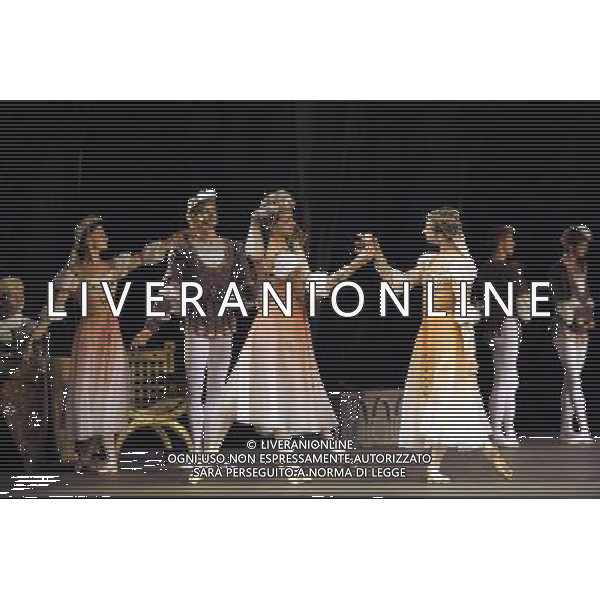 The Mariinsky Ballet perform Swan Lake. Alina Somova has Odette/Odile, Denis Matvienko has Prince Siegfried, Andrei Ivanov has The Jester and Elena Bazhenova has The Princess Regent. Royal Opera House, Covent Garden, London. Friday August 07, 2009. Balletto \'Il Lago dei Cigni\' /Agenzia Aldo Liverani Sas - ITALY ONLY -