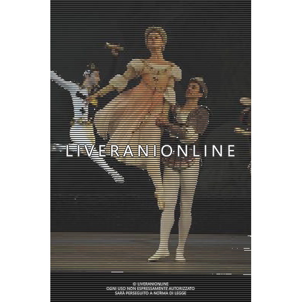 The Mariinsky Ballet perform Swan Lake. Alina Somova has Odette/Odile, Denis Matvienko has Prince Siegfried, Andrei Ivanov has The Jester and Elena Bazhenova has The Princess Regent. Royal Opera House, Covent Garden, London. Friday August 07, 2009. Balletto \'Il Lago dei Cigni\' /Agenzia Aldo Liverani Sas - ITALY ONLY -
