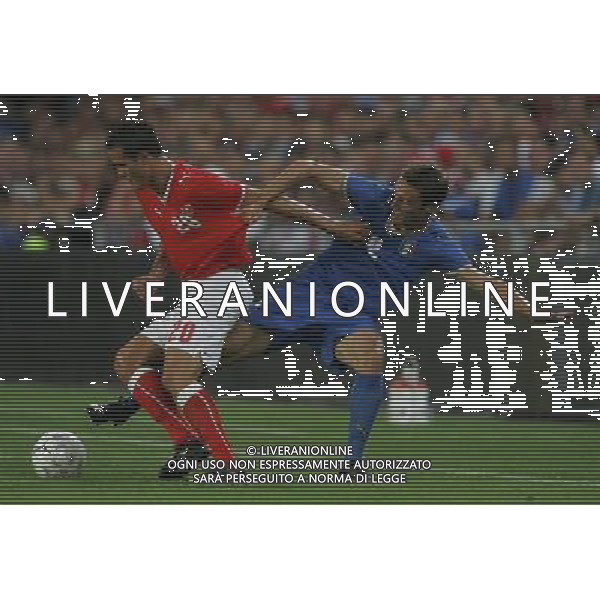 Svizzera - Italia partita amichevole della Nazionale Italiana a Basilea 12/08/2009 nella foto claudio marchisio e philipp degen ©Luzzani/Agenzia Aldo Liverani Sas