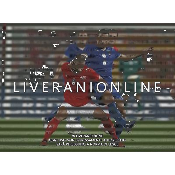 Svizzera - Italia partita amichevole della Nazionale Italiana a Basilea 12/08/2009 nella foto angelo palombo e gokan inler ©Luzzani/Agenzia Aldo Liverani Sas