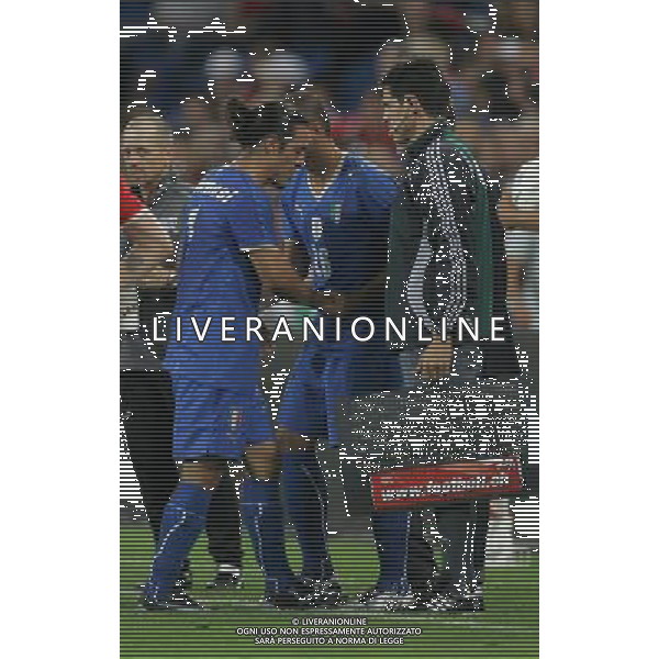 Svizzera - Italia partita amichevole della Nazionale Italiana a Basilea 12/08/2009 nella foto uscita di mauro camoranesi infortunato ©Luzzani/Agenzia Aldo Liverani Sas