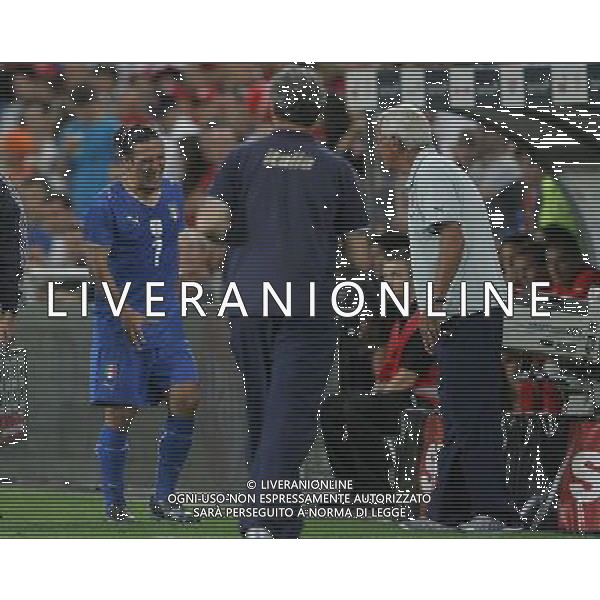 Basilea (CH) 12-08-2009 Amichevole Nazionale Italiana Calcio Svizzera-Italia 0:0 nella foto mauro camoranesi esce per infortunio e marcello lippi ph Marco Luzzani/ag. Aldo Liverani s.a.s.