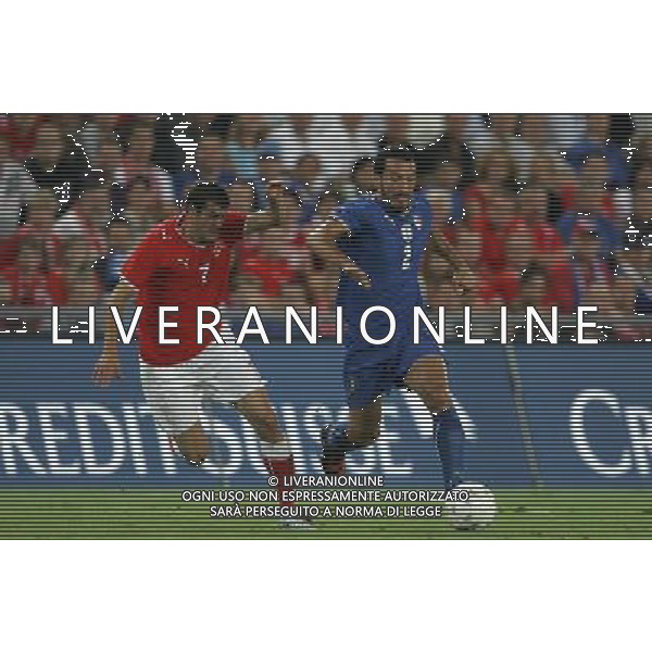 Basilea (CH) 12-08-2009 Amichevole Nazionale Italiana Calcio Svizzera-Italia 0:0 nella foto gianluca zambrotta e tranquillo barnetta ph Marco Luzzani/ag. Aldo Liverani s.a.s.