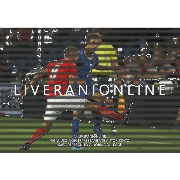 Basilea (CH) 12-08-2009 Amichevole Nazionale Italiana Calcio Svizzera-Italia 0:0 nella foto domenico criscito e gokhan inler ph Marco Luzzani/ag. Aldo Liverani s.a.s.