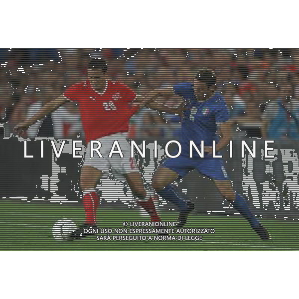 Basilea (CH) 12-08-2009 Amichevole Nazionale Italiana Calcio Svizzera-Italia 0:0 nella foto claudio marchisio e philipp degen ph Marco Luzzani/ag. Aldo Liverani s.a.s.