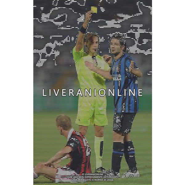 Milan - Inter Trofeo TIM 2009 Pescara - 14.08.2009 Inter-Milan-Juventus Nella Foto: ammonizione di cristian CHIVU /Ph.Vitez-Ag. Aldo Liverani