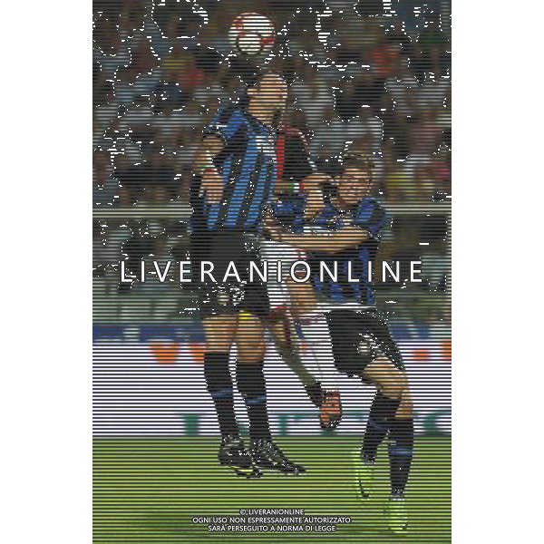 Milan - Inter Trofeo TIM 2009 Pescara - 14.08.2009 Inter-Milan-Juventus Nella Foto: MARCO MATERAZZI ANTICIPA HUNTELAAR E SANTON /Ph.Vitez-Ag. Aldo Liverani