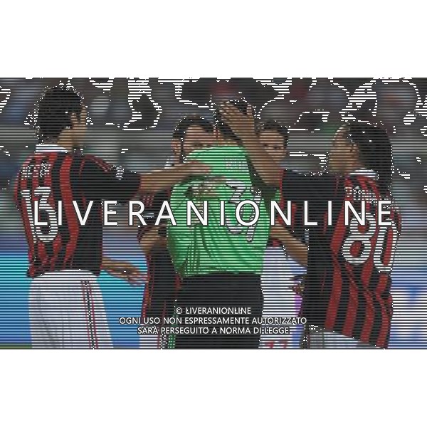 Milan - juventus Trofeo TIM 2009 Pescara - 14.08.2009 Inter-Milan-Juventus Nella Foto: RONALDINHO-alessandro NESTA E giuseppe FAVALLI INCORAGGIANO flavio ROMA AL DEBUTTO /Ph.Vitez-Ag. Aldo Liverani