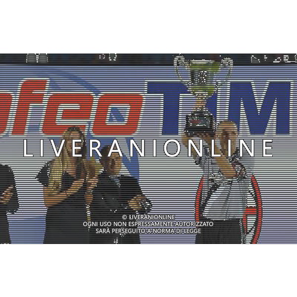 Trofeo TIM 2009 Pescara - 14.08.2009 Inter-Milan-Juventus Premiazione Nella Foto: giorgio CHIELLINI ALZA LA COPPA /Ph.Vitez-Ag. Aldo Liverani