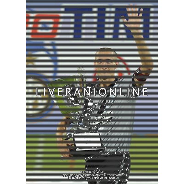 Trofeo TIM 2009 Pescara - 14.08.2009 Inter-Milan-Juventus Premiazione Nella Foto: giorgio CHIELLINI CON LA COPPA /Ph.Vitez-Ag. Aldo Liverani