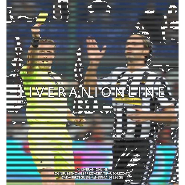 Trofeo Berlusoni Milano - 17.08.2009 Milan-Juventus Nella Foto: arbitro ORSATO ESTRAE IL CARTELLINO GIALLO PER L\'AMMONIZIONE DI NICOLA LEGROTTAGLIE /Ph.Vitez-Ag. Aldo Liverani