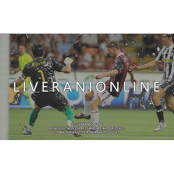 Trofeo Berlusoni Milano - 17.08.2009 Milan-Juventus Nella Foto:PARATA DI GIANLUIGI BUFFON SU OCCASIONE DI HUNTELAAR /Ph.Vitez-Ag. Aldo Liverani