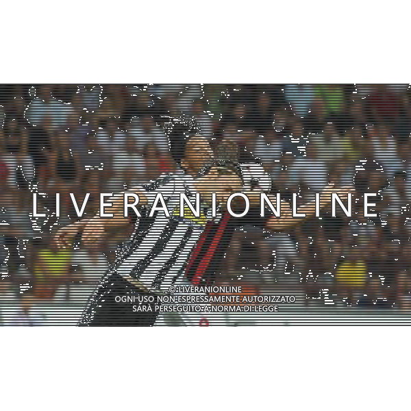 Trofeo Berlusoni Milano - 17.08.2009 Milan-Juventus Nella Foto:NICOLA LEGROTTAGLIE ANTICIPA RONALDINHO /Ph.Vitez-Ag. Aldo Liverani