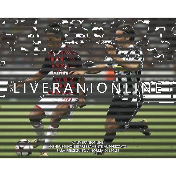 Milan - Juventus Trofeo Berlusconi 17/08/2009 nella foto ronaldinho e legrottaglie nicola ©luzzani/Agenzia Aldo Liverani Sas