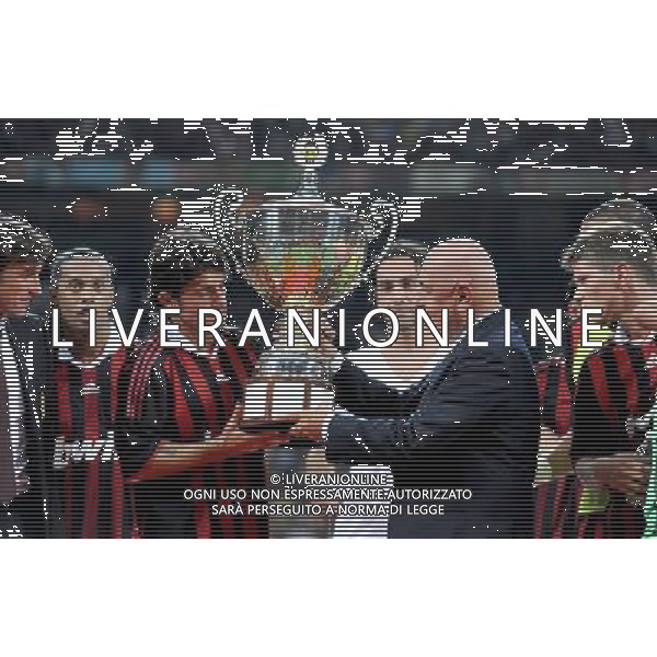 Trofeo Berlusoni Milano - 17.08.2009 Milan-Juventus - PREMIAZIONE Nella Foto: ADRIANO GALLIANI CONSEGNA LA COPPA A GATTUSO GENNARO /Ph.Vitez-Ag. Aldo Liverani