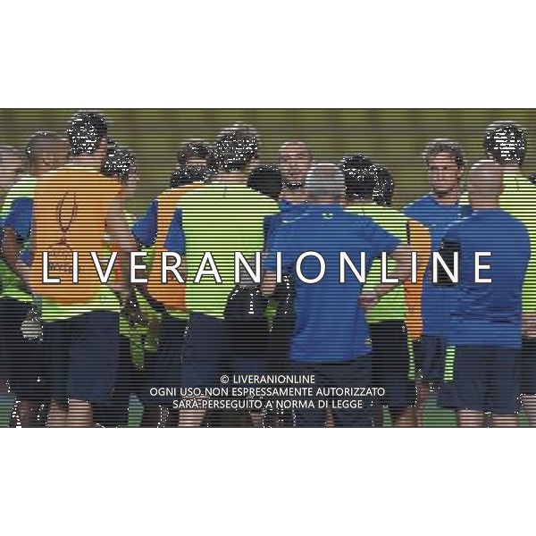 Supercoppa Europea 2009 Montecarlo - 27.08.2009 Allenamento Barcellona Nella Foto: JOSEPH GUARDIOLA PARLA AL GRUPPO DEI GIOCATORI /Ph.Vitez-Ag. Aldo Liverani