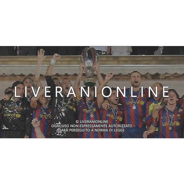 Supercoppa Europea 2009 Montecarlo - 28.08.2009 FC Barcellona-FC Shakhtar Donetsk Nella Foto:BARCELLONA ESULTA CON LA COPPA /Ph.Vitez-Ag. Aldo Liverani