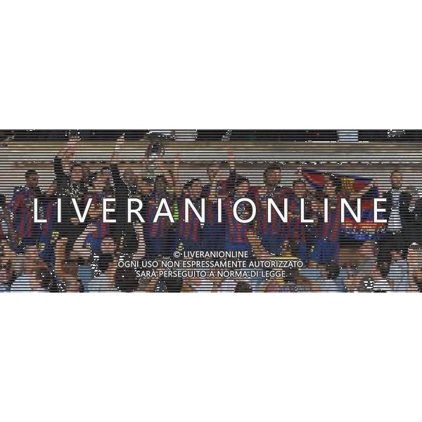 Supercoppa Europea 2009 Montecarlo - 28.08.2009 FC Barcellona-FC Shakhtar Donetsk Nella Foto:BARCELLONA ESULTA CON LA COPPA /Ph.Vitez-Ag. Aldo Liverani