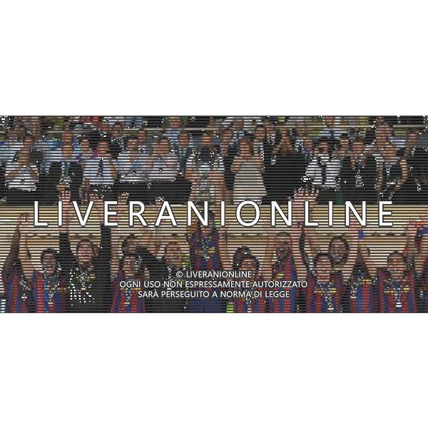 Supercoppa Europea 2009 Montecarlo - 28.08.2009 FC Barcellona-FC Shakhtar Donetsk Nella Foto:BARCELLONA ESULTA CON LA COPPA /Ph.Vitez-Ag. Aldo Liverani