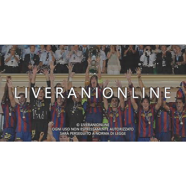 Supercoppa Europea 2009 Montecarlo - 28.08.2009 FC Barcellona-FC Shakhtar Donetsk Nella Foto:BARCELLONA ESULTA CON LA COPPA /Ph.Vitez-Ag. Aldo Liverani