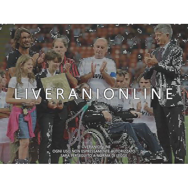 Trofeo Telecom Italia per la lotta alla SLA Milano - 07.09.2009 Milan Glorie-Real Madrid Veteranos Nella Foto: STEFANO BORGONOVO- PAOLO MALDINI- FRANCO BARESI E GALLEGO ALLA PREMIAZIONE /Ph.Vitez-Ag. Aldo Liverani