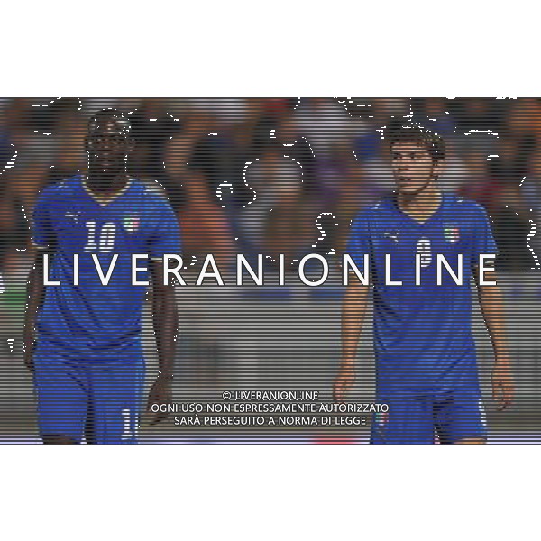 Qualificazioni ai Campionati Europei Under 21 Girone 3 Novara - 08.09.2009 Italia-Lussenburgo Nella Foto: mario BALOTELLI-PALOSCHI alberto /Ph.Vitez-Ag. Aldo Liverani