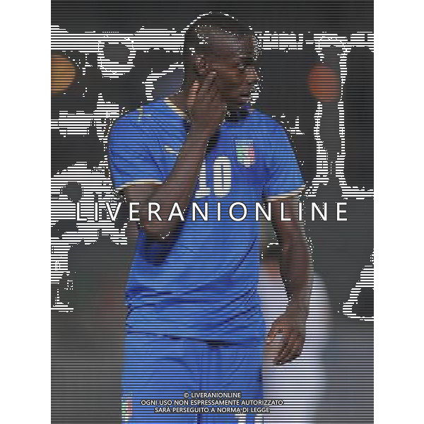 Qualificazioni ai Campionati Europei Under 21 Girone 3 Novara - 08.09.2009 Italia-Lussenburgo Nella Foto: MARIO BALOTELLI ARRABBIATO PER I FISCHI (SEQUENZA) /Ph.Vitez-Ag. Aldo Liverani