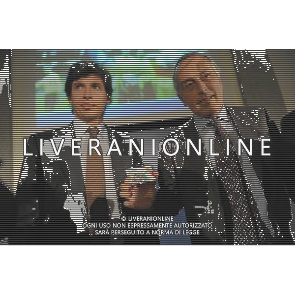 Torino 8-09-2009 Presentazione card del tifoso della Nazionale Nella foto:DEMETRIO ALBERTINI CON GIANCARLO ABETE E LA CARD DEL TIFOSO AG ALDO LIVERANI 