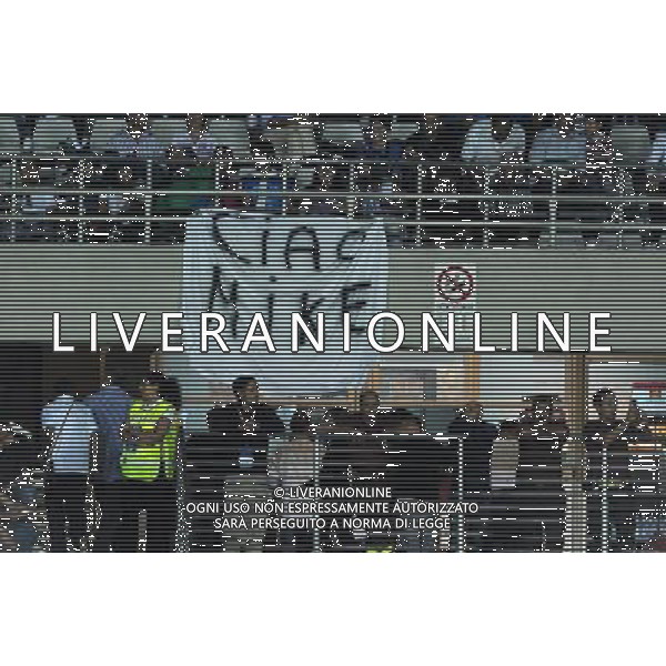 Qualificazioni ai Campionati Mondiali Sud Africa 2010 Gruppo 8 Torino - 09.09.2009 Italia-Bulgaria Nella Foto:STRISCIONE DEI TIFOSI PER MIKE BONGIORNO /Ph.Vitez-Ag. Aldo Liverani