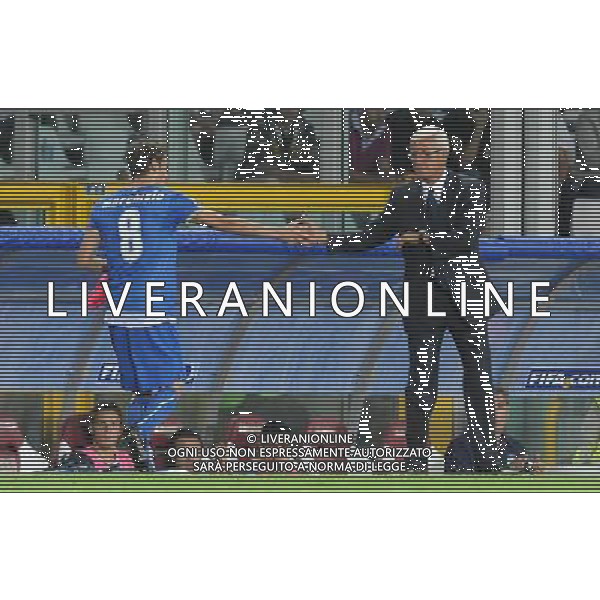 Qualificazioni ai Campionati Mondiali Sud Africa 2010 Gruppo 8 Torino - 09.09.2009 Italia-Bulgaria Nella Foto:STRETTA DI MANO TRA MARCELLO LIPPI E CLAUDIO MARCHISIO /Ph.Vitez-Ag. Aldo Liverani