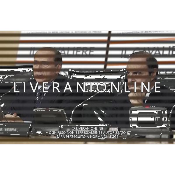 ROMA 10/12/2003 PRESENTAZIONE DEL LIBRO DI BRUNO VESPA: \'IL CAVALIERE E IL PROFESSORE\' NELLA FOTO: SILVIO BERLUSCONI e BRUNO VESPA* FOTO ALDO LIVERANI