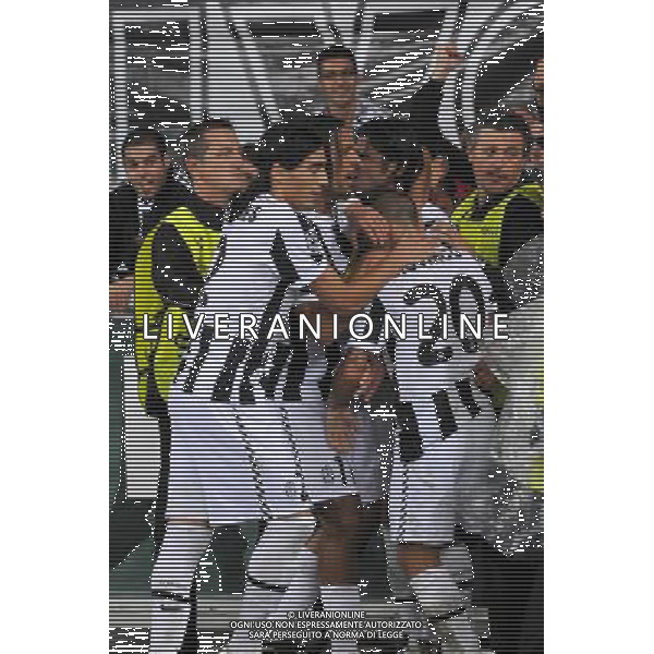 15-09-2009 Torino Sport-Calcio Juventus Bordeaux Champions League 2009/2010 Nella foto: l\'esultanza della juventus dopo il gol di Iaquinta vicenzo ©Alessandro Falzone/AG. ALDO LIVERANI SAS 