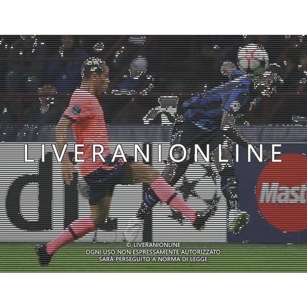 Milano 16-09-2009 Champions League 2009/10 Gruppo F Inter-Barcellona 0:0 nella foto sulley ali muntari e daniel alves ph marco luzzani/ag aldo liverani s.a.s. 
