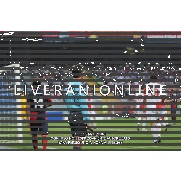 Genoa - Slavia Praga Uefa Europa Leauge 2009/2010 17-09-2009 Genova Nella foto: il giudice di linea esperimento dell\'uefa ©Alessandro Falzone/Agenzia Aldo Liverani Sas