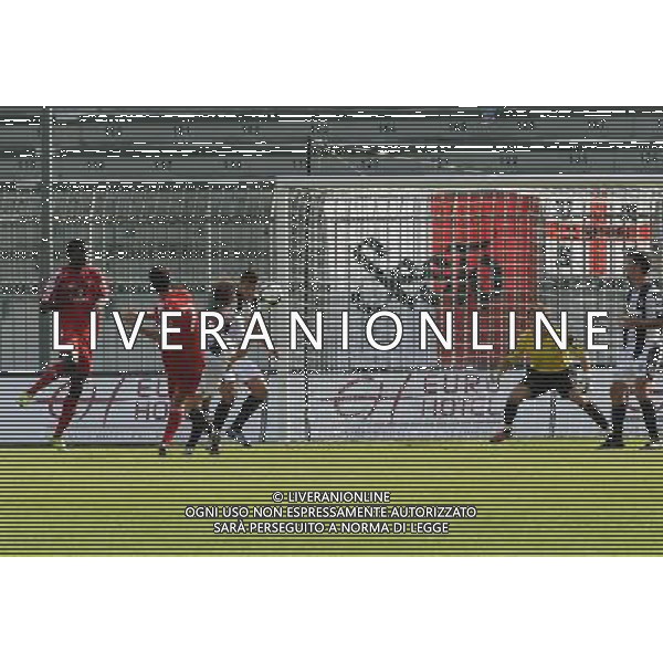 Campionato Lega PRO 1° Divisione Monza 20-09-2009 Monza - Viareggio nella foto: Iacopino per l\'1 a 0 foto Garavaglia - ag. Aldo Liverani sas