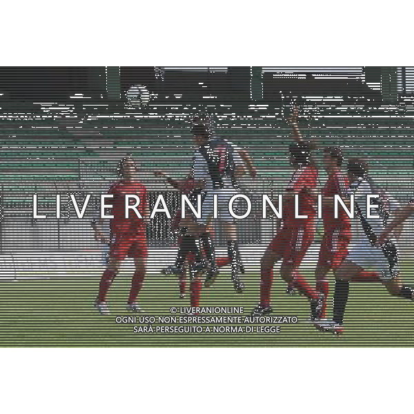 Campionato Lega PRO 1° Divisione Monza 20-09-2009 Monza - Viareggio nella foto: Cristiani (Viareggio) ci prova di testa foto Garavaglia - ag. Aldo Liverani sas