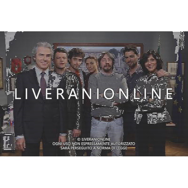 FICTION TV: \' DISTRETTO DI POLIZIA 9\' nella foto: Tullio Solenghi, Stefano Pesce, Flavio Parenti, Anna Foglietta, Alberto Ferrari, Simone Corrente, Giulia Bevilacqua © Ufficio Stampa Mediaset - Ag. Aldo Liverani sas