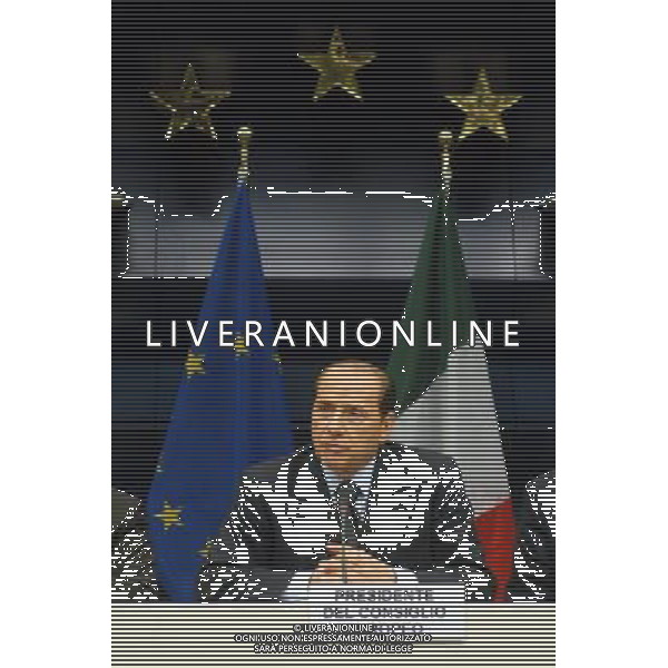 SILVIO BERLUSCONI Summit intergovernativo per la costituzione europea presso il consiglio Europeo foto mauro bottaro/ag aldo liverani BRUXELLES 11/12/03