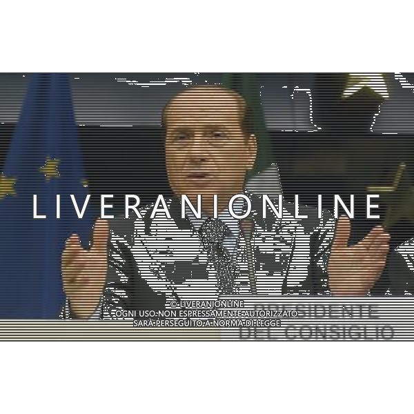 SILVIO BERLUSCONI Summit intergovernativo per la costituzione europea presso il consiglio Europeo foto mauro bottaro/ag aldo liverani BRUXELLES 11/12/03