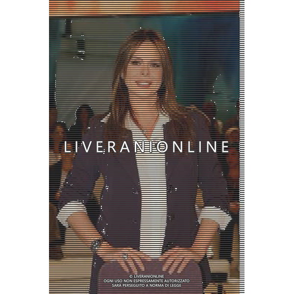 REALITY SHOW: \' LA TRIBU\' - MISSIONE INDIA\' NELLA FOTO: PAOLA PEREGO ( conduttrice) Ag. Aldo Liverani sas