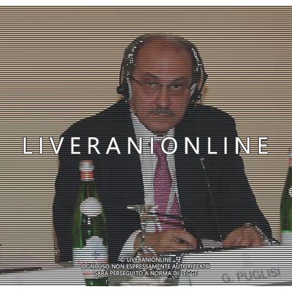 MONZA 25-09-09 Prima edizione del Forum Unesco intitolato \'Creativita\', Innovazione ed eccellenza: dall\'Artigianato alle Industrie del design e della moda\'. - 2nda giornata nella foto: GIOVANNI PUGLISI ( Presidente della CNI UNESCO) © Antonio Sorano - Ag. Aldo Liverani sas 