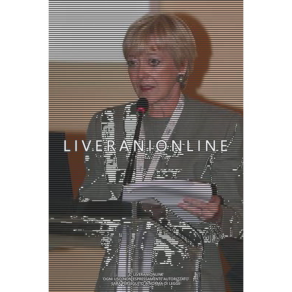 MONZA 25-09-09 Prima edizione del Forum Unesco intitolato \'Creativita\', Innovazione ed eccellenza: dall\'Artigianato alle Industrie del design e della moda\'. - 2nda giornata nella foto: REBECCA WURZBURGER ( consigliere comunale e sindaco della citta\' di SANTA FE\', New Mexico - U.S.A.) © Antonio Sorano - Ag. Aldo Liverani sas 