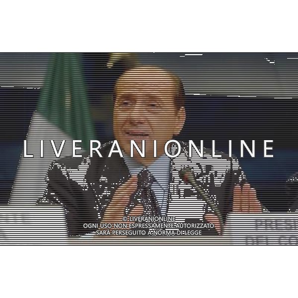 SILVIO BERLUSCONI vertice intergovernamentale per la costituzione europea presso il consiglio europeo foto mauro bottaro/ag aldo liverani Bruxelles 13/12/03