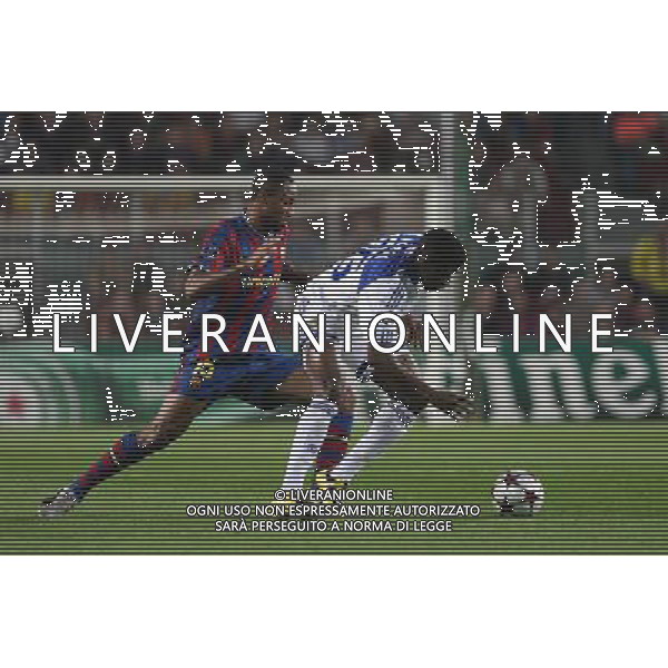 Barcellona vs Dinamo Kiev 29/09/2009 Champions League nella foto: Keita (Bar) and Almeida (DY) © Acero / ALFAQUI/Agenzia Aldo Liverani Sas - ITALY ONLY -