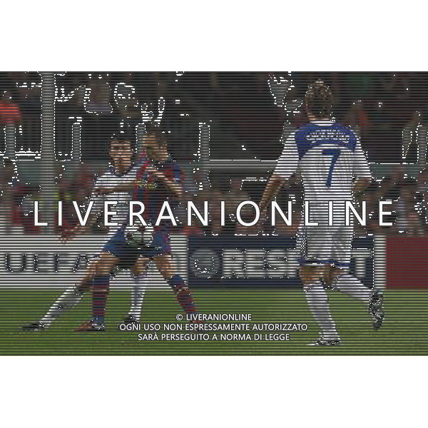 Barcellona vs Dinamo Kiev 29/09/2009 Champions League nella foto: Andres Iniesta, Andriy Shevchenko (DY 7) © Acero / ALFAQUI/Agenzia Aldo Liverani Sas - ITALY ONLY -