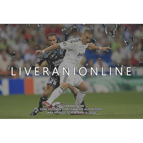 Real Madrid vs Olympique Marsiglia 30/09/2009 Champions League nella foto Laurent Bonnant and Karim Benzema. Photo: Cid-Fuentes / Cebolla / ALFAQUI/Agenzia Aldo Liverani Sas - ITALY ONLY -