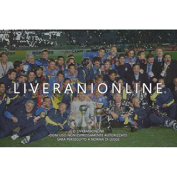 Tokio (jap) 14-12-03 Toyota European/South American Cup 2003 nella foto I GIOCATORI DEL BOCA CON LA COPPA ph marco luzzani-Ag Aldo Liverani s.a.s.