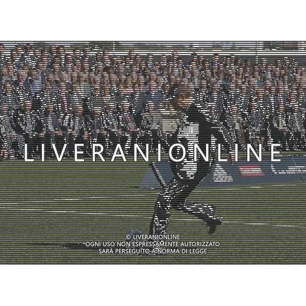 MADRID, Spain (06/10/09).- Meeting of all the Spanish players who have international participation with Spanish Soccer National Team along its history to mark the centenary of the Royal Spanish Soccer Federation. Pictured Spain\'s Prime Minister Jose Luis Rodriguez Zapatero kicks a Penalty with Iker Casillas on goal. © Alex Cid-Fuentes / ALFAQUI - Ag. Aldo Liverani sas ITALY ONLY Centenario della federazione di calcio della Spagna.